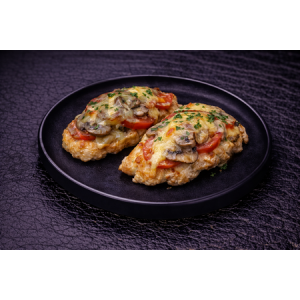 Вторые блюда Отбивные куриные с помидором и грибами (100г)