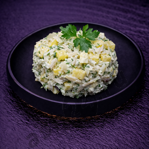 Салат с курицей и ананасом (200г)